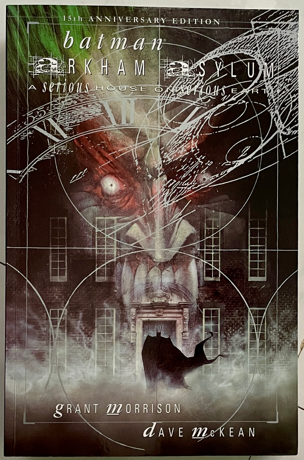 Arkham Asylum: A Serious House on Serious Earth (15th Anniversary Edition)